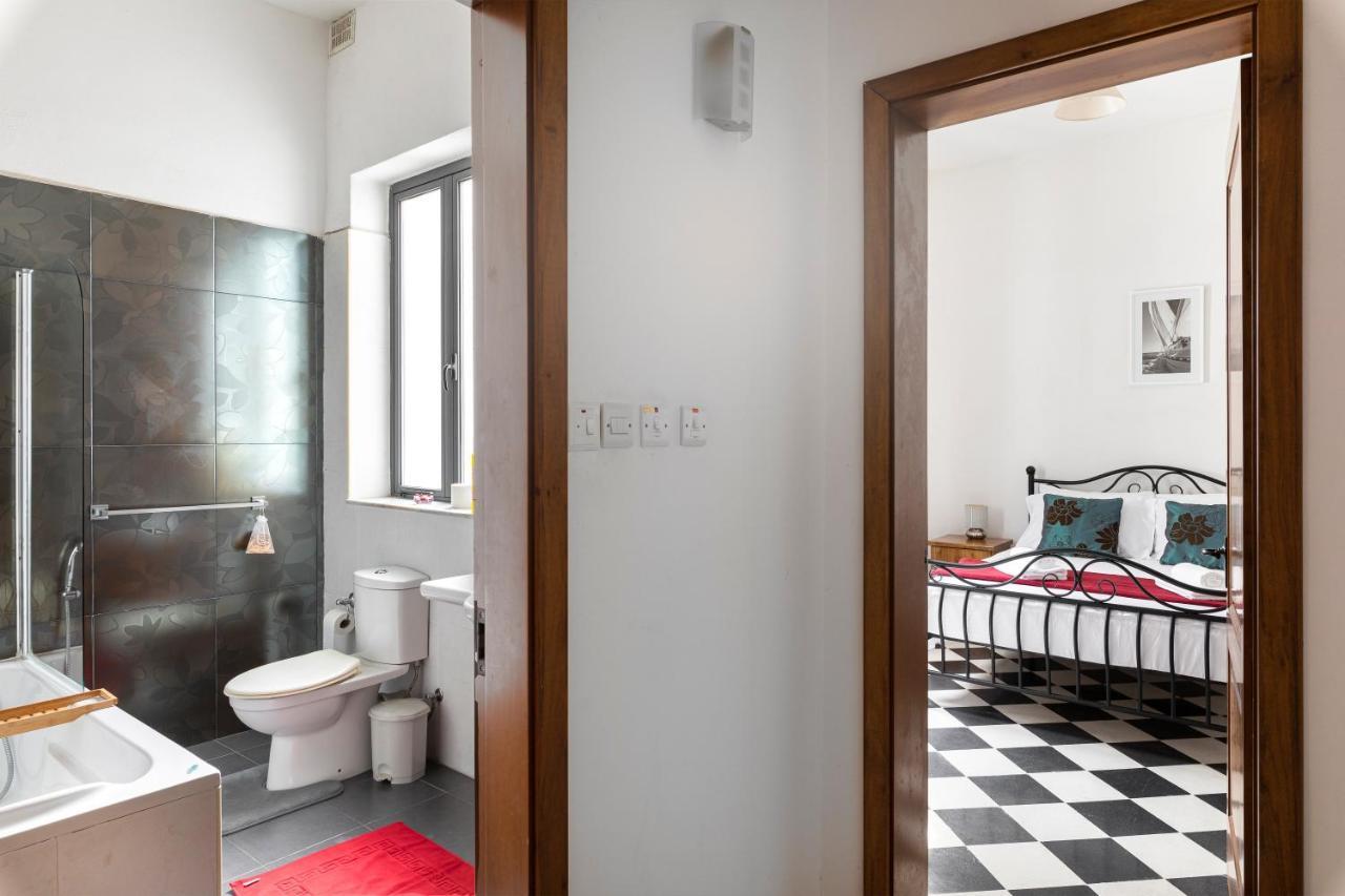 Traditional & Modern Maltese Townhouse - Rooftop Terrace And Sea Views, Close To Birgu Waterfront Cospicua Esterno foto